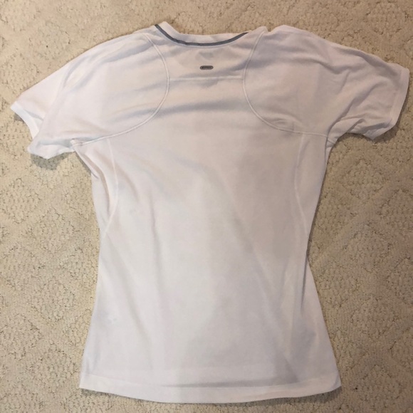 MEC workout top bundle, size small - Picture 8 of 9